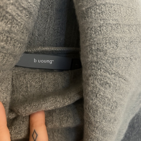 Chunky Knit Turtleneck Sweater - Picture 2 of 4